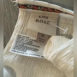 Knox Rose White Embroidered Peasant Top Size M thumbnail 7