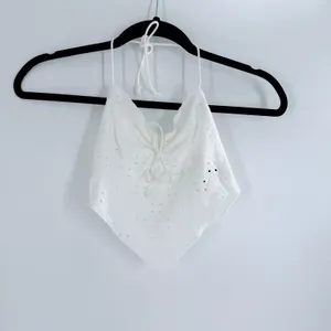SheIn White Eyelet Halter Crop Top – Lace Tie Front Handkerchief Hem Camisole Size XS thumbnail 2