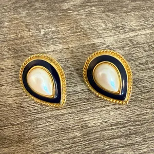 Vintage Monet Gold Tone Black Enamel Faux Pearl Teardrop Pierced Earrings thumbnail 2