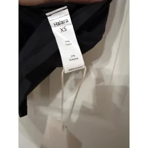 Halara Black Mesh Back Short Sleeve Activewear Workout Top Shirt XS NWT‎ thumbnail 4