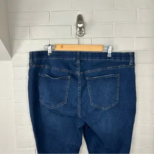 Wonderly Dark Wash Plus Size Skinny Jeans thumbnail 8