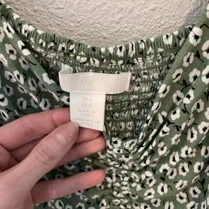 H&M blouse thumbnail 3
