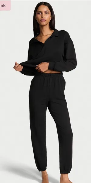 Victoria’s Secret Lounge set thumbnail 1