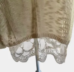 Moon & Maddison Cream Knit Lace Trim Tunic Top thumbnail 8