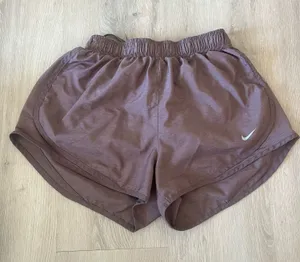 Nike shorts  thumbnail 1