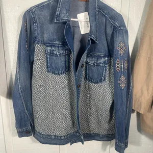 POL Women’s Denim Jacket Size Medium NWT thumbnail 2
