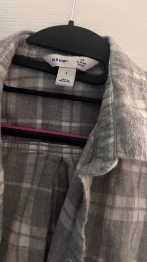 Old Navy Gray Plaid Button-Up Shirt thumbnail 2