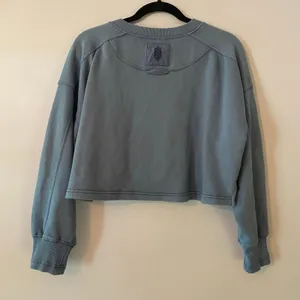 Free People Movement Blue Cropped V-neck Sweatshirt Loungewear Women's size XS thumbnail 5
