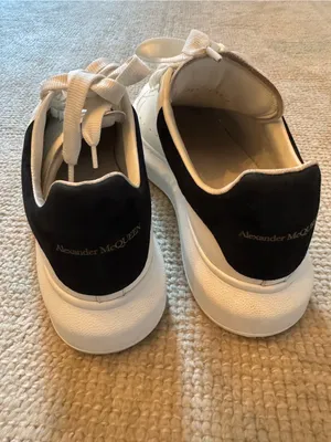 Alexander McQueen Leather Low-Top Sneakers White and Black thumbnail 5