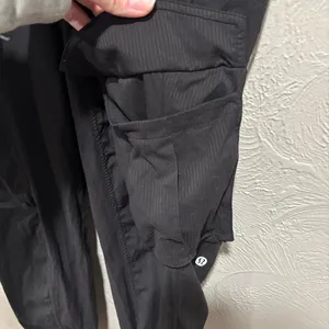 Lululemon Dance Studio Relaxed-Fit Mid-Rise Cargo Jogger Black Size Medium thumbnail 4