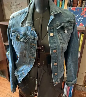 Mossimo denim medium wash M normcore basic classic jacket thumbnail 1