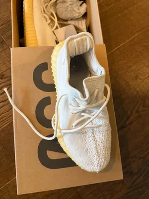 Yeezy 350 Boost V2 White Cream thumbnail 4