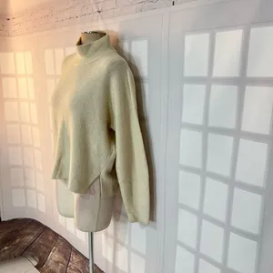 Abercrombie & Fitch Ivory Funnel Neck Ribbed Knit Pullover Sweater Size Medium thumbnail 3