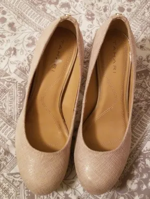 Tahari Sofia heel size 6M thumbnail 1