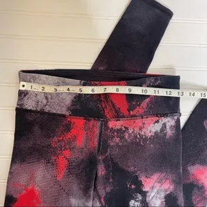ALO Yoga Airbrushed Leggings in Ruby Red Smoke 688 thumbnail 8