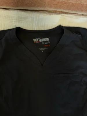 Grey's Anatomy Scrubs thumbnail 3