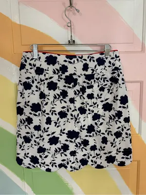 Fairway & Greene Floral Print Golf Skort Scalloped Hem Red Trim Sz S 💚🍄 thumbnail 4