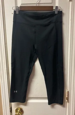 Under Armour Black Women's Crop Performance Leggings thumbnail 1
