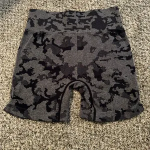 Workout Shorts Size XL thumbnail 1