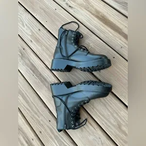 Modern chunky platform combat boots 🖤🖤🖤 thumbnail 8