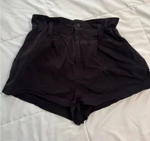 Aritzia Sunday Best shorts thumbnail 1