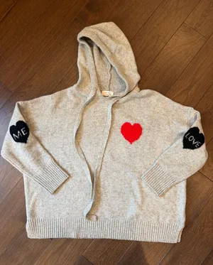 On You Heart Hoodie Sweater Size Medium - C30-067 thumbnail 1