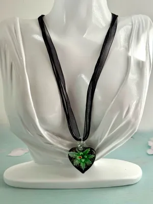 Heart Shaped Necklace Black thumbnail 2
