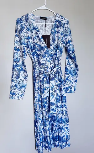 Pretty Little Thing Floral Midi Dress thumbnail 1
