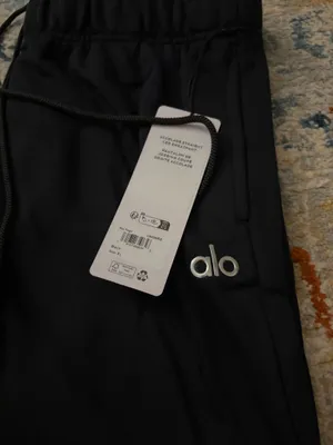 NWT Alo Yoga Accolade Hoodie & Sweatpants Matching Set Black thumbnail 2