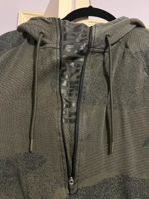 Gymshark Hoodie thumbnail 2