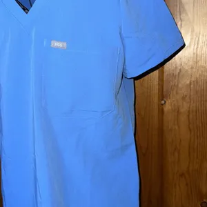 Figs V-Neck Short Sleeve Tee Figs Catarina One Pocket Scrub Top Light Blue XS thumbnail 3