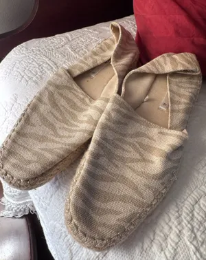 Zara Flats thumbnail 1