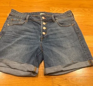 Old Navy button fly Jean shorts size 6 . thumbnail 1