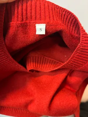 Título: Red Cropped Knit Sweater Crewneck Long Sleeve Size S thumbnail 2