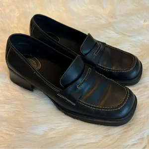 White Mountain Black Leather Loafers Shoes Women’s Size 8.5 Office Wear Academia thumbnail 1