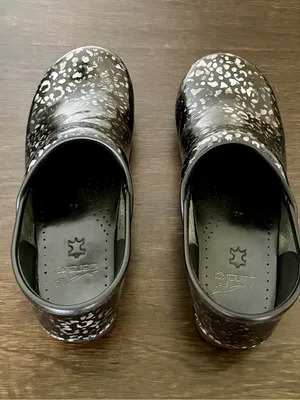 Dansko Professional Clogs Pewter Leopard Patent Leather Shoes Womens 40 9.5-10 thumbnail 5
