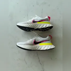 Nike thumbnail 2