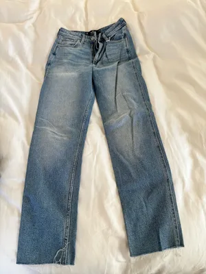 Hollister High-Rise Mom Jeans thumbnail 1