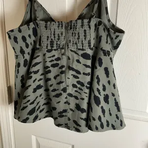 NWT Scoop Leopard Print Denim Peplum Top - Herbal Olive Green Plus Size XXL thumbnail 8