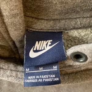 Grey Nike hoodie thumbnail 2