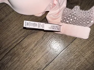 Victoria’s Secret bra thumbnail 2