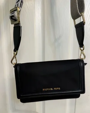 Michael Kors purse thumbnail 1