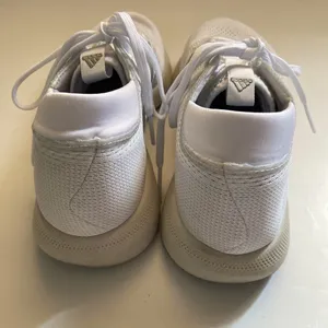 ADIDAS Edge Flex Running Sz 7.5-White and Silver thumbnail 6