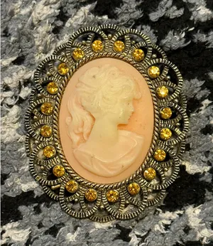Vintage Cameo Brooch Pin Yellow/Gold Stone Detail Trim Unbranded thumbnail 1