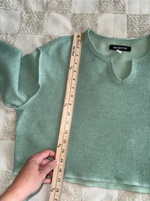 Urban Outfitters Mint Cropped Knit Sweater with Keyhole Neck‎ size S thumbnail 4