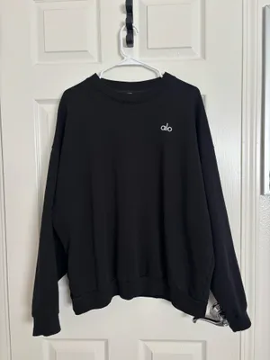 ALO Yoga Black Accolade Crew Neck Pullover thumbnail 2