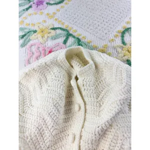 Vintage Handmade Crochet Poncho Capelet Cream Ivory Chevron Button Front Wrap thumbnail 7