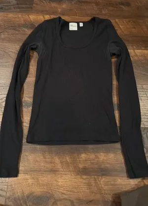 Aritzia Long Sleeve TNA Homestretch Black XS thumbnail 1