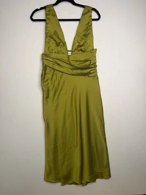 Guizio Satin Plunge Neck Midi Dress with Ruched Waist thumbnail 2
