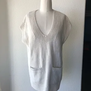 Gap sweater vest cream in color never worn NWOT oversized coastal grandma thumbnail 3